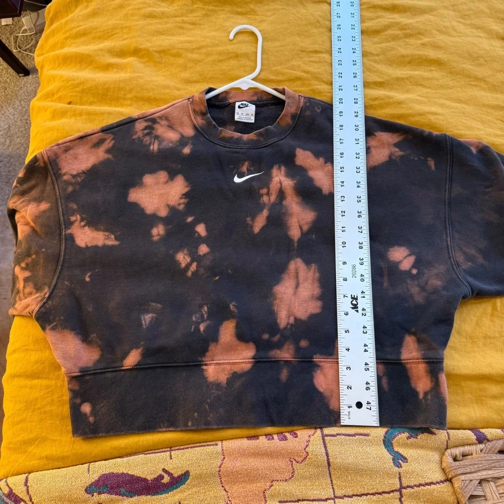 Nike Womens Cropped Bleach Tie Dye Sweatshirt‎ Black Orange XS Small Swoosh Logo